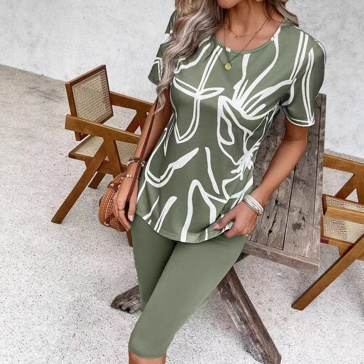 Two-piece Set Featuring A Crew-neck Top And Shorts