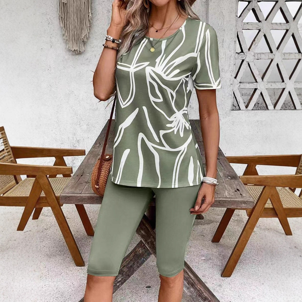 Two-piece Set Featuring A Crew-neck Top And Shorts