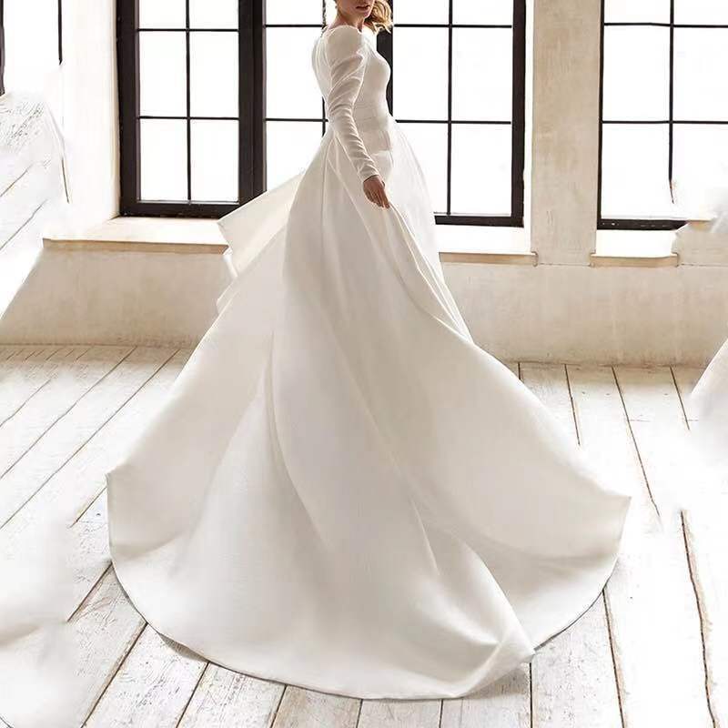 White Dress Satin Surface Was Thin And High French Temperament Dress Long Skirt
