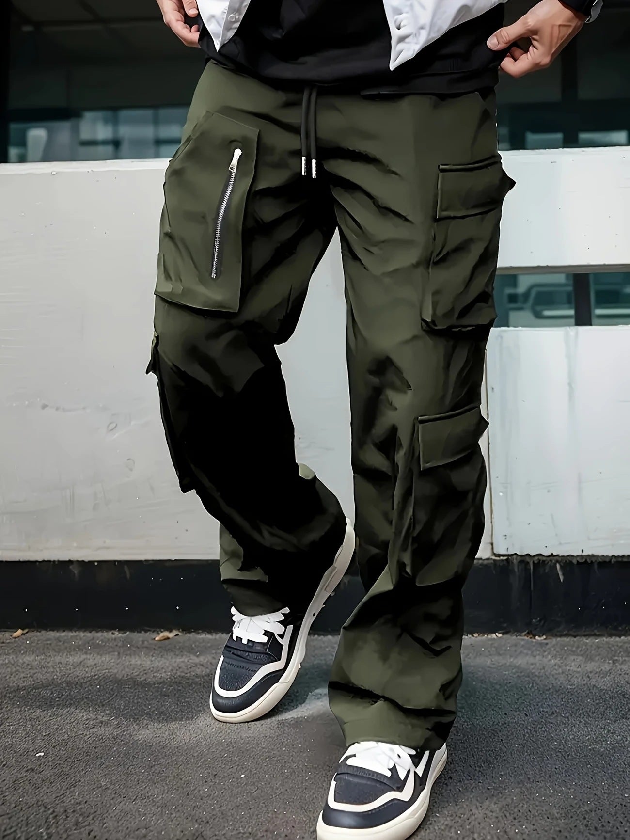 Slim-fit   Multi-pocket   Pants
