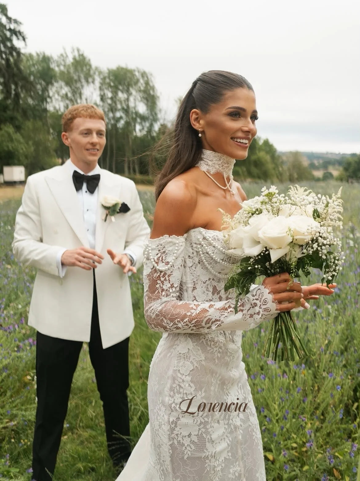 Long Sleeves Lace Wedding Dresses with Choker Pearls Baeding Basque Waist