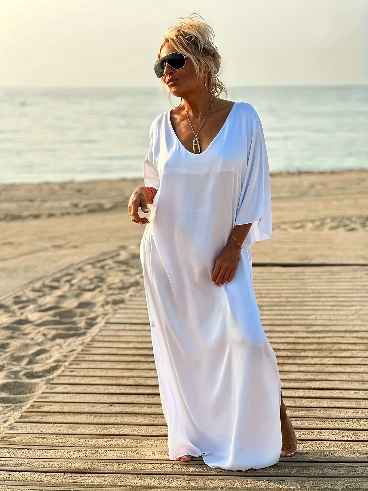 Plus Size Women's White V-Neck Batwing Sleeve Loose Maxi Dress