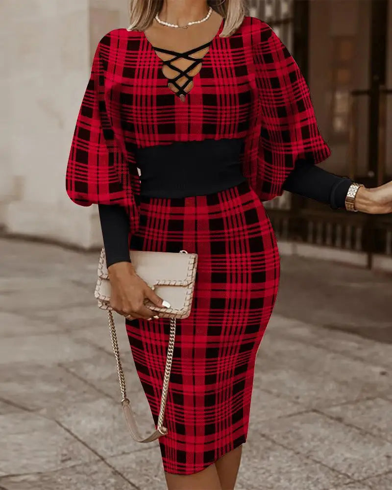 Maze Printed Long Sleeved Slim Fit Dress