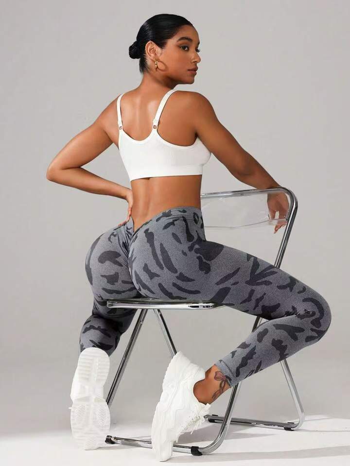 Threaded Yoga Pants With A High Waist For Lifting The Hips